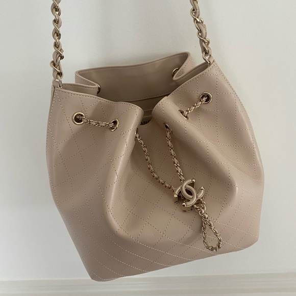 Chanel Bucket Bag - Picture 2 of 13